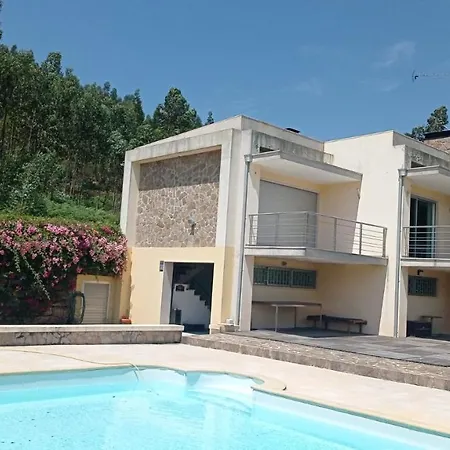 Casa Dos Sobreiros Holiday home *