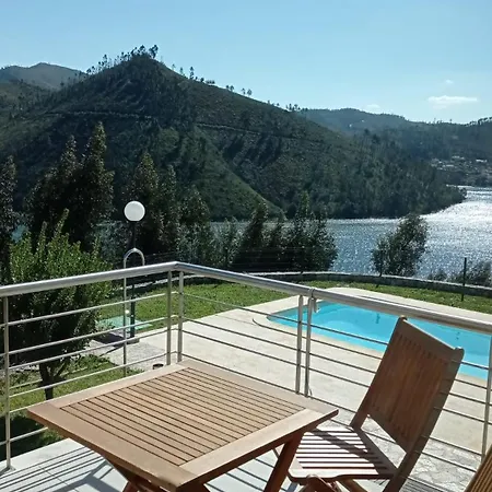 Casa Dos Sobreiros Holiday home *